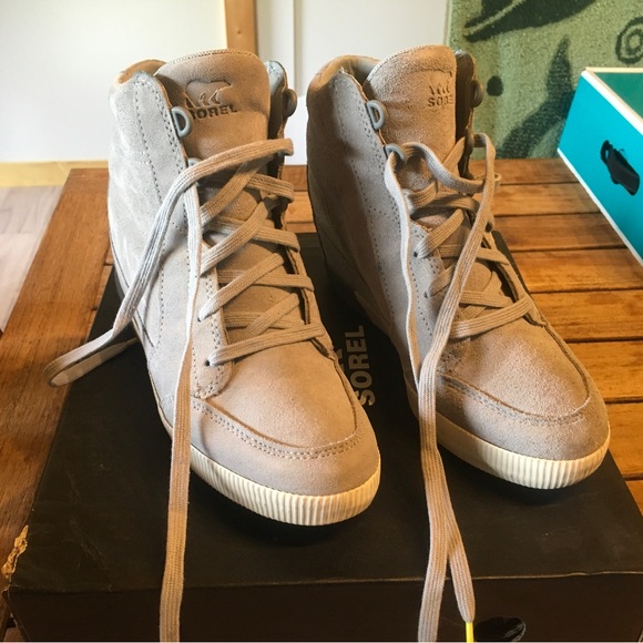 Sorel Out N About wedge size 7.5 dove - Picture 3 of 7